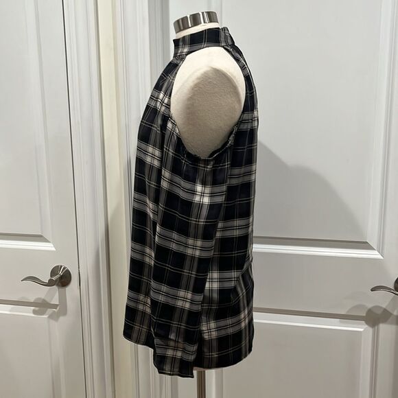 New! DREW Cold shoulder plaid tartan top in Charcoal Size Small NWT - Picture 8 of 15